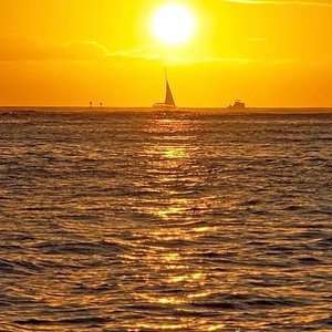 catamaran in kona hawaii