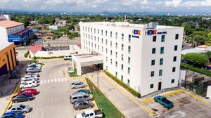 Hotel Hex in Managua, image may contain: City, Outdoors, Building, Urban