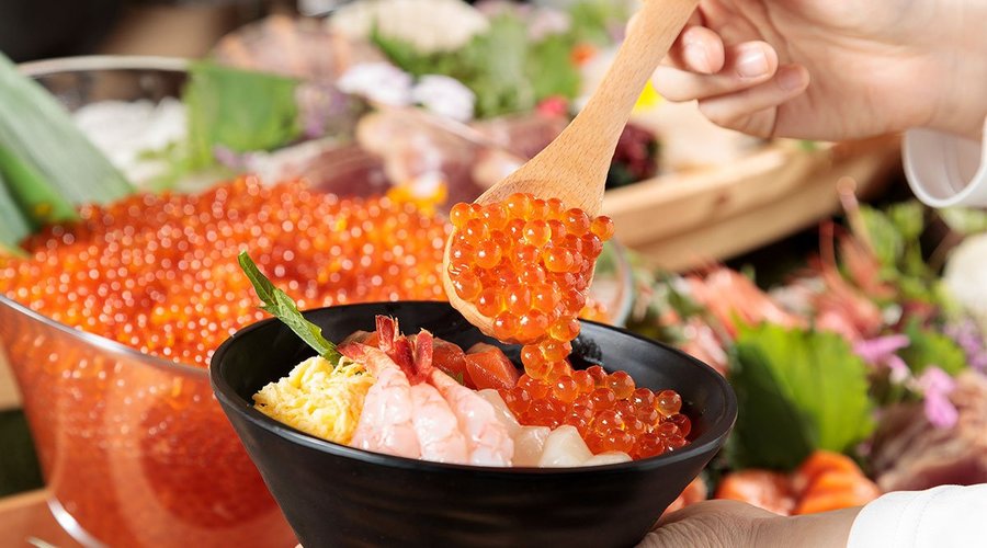 朝食ではご自身で海鮮丼が作れます！