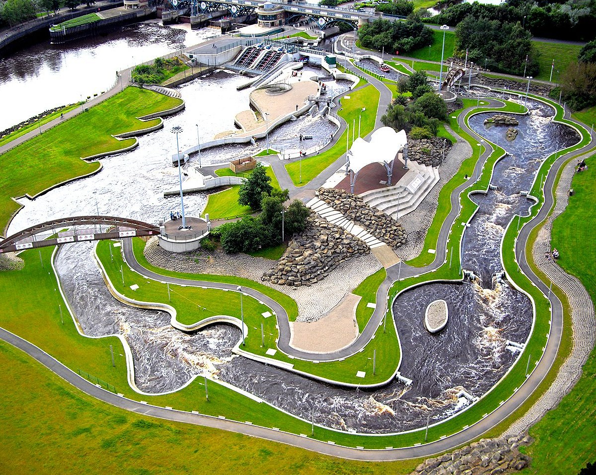 Central waters. Барраж в ландшафтном дизайне. Aquatics Centre Париж. Cardiff International White Water. Whitewater Center Park где находится.