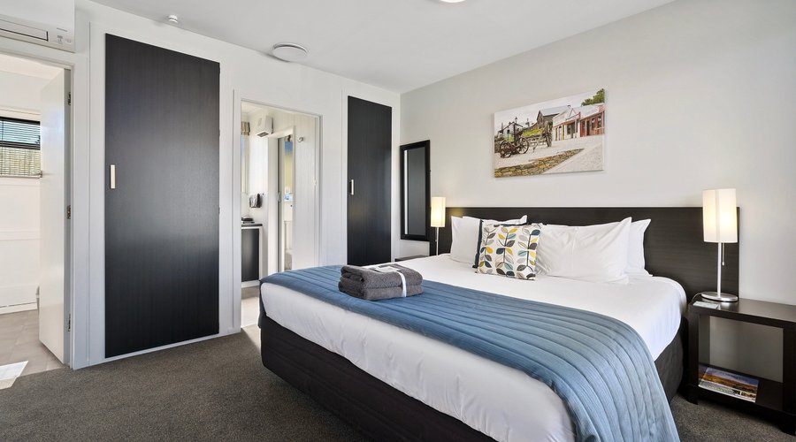 Upstairs Studio Units | Room