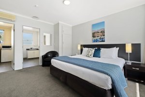 Room & Suite