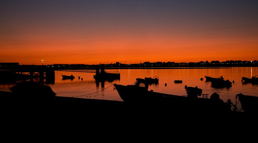 Pôr do Sol na Iha da Armona, na Ria Formosa no concelho de Olhão, no Algarve, Portugal.  Setembro de 2019