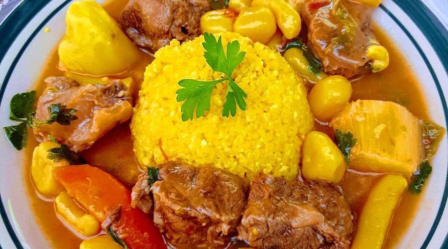 TOTOCO, with cow meat and corn rolls 