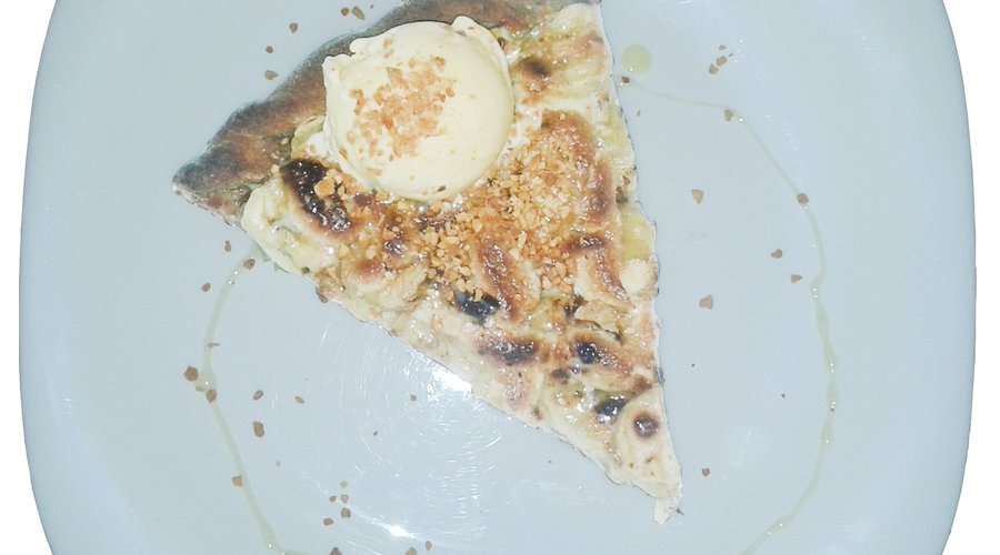 Pizza quentinha com sorvete de creme, combinação perfeita!