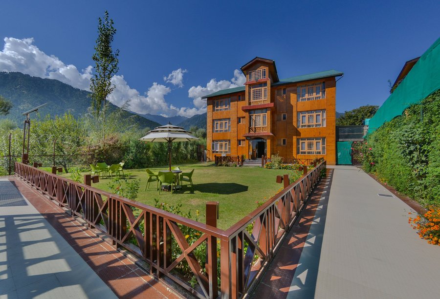 WILDFLOWER VILLA RESORT (AU45) 2021 Prices & Reviews (Pahalgam