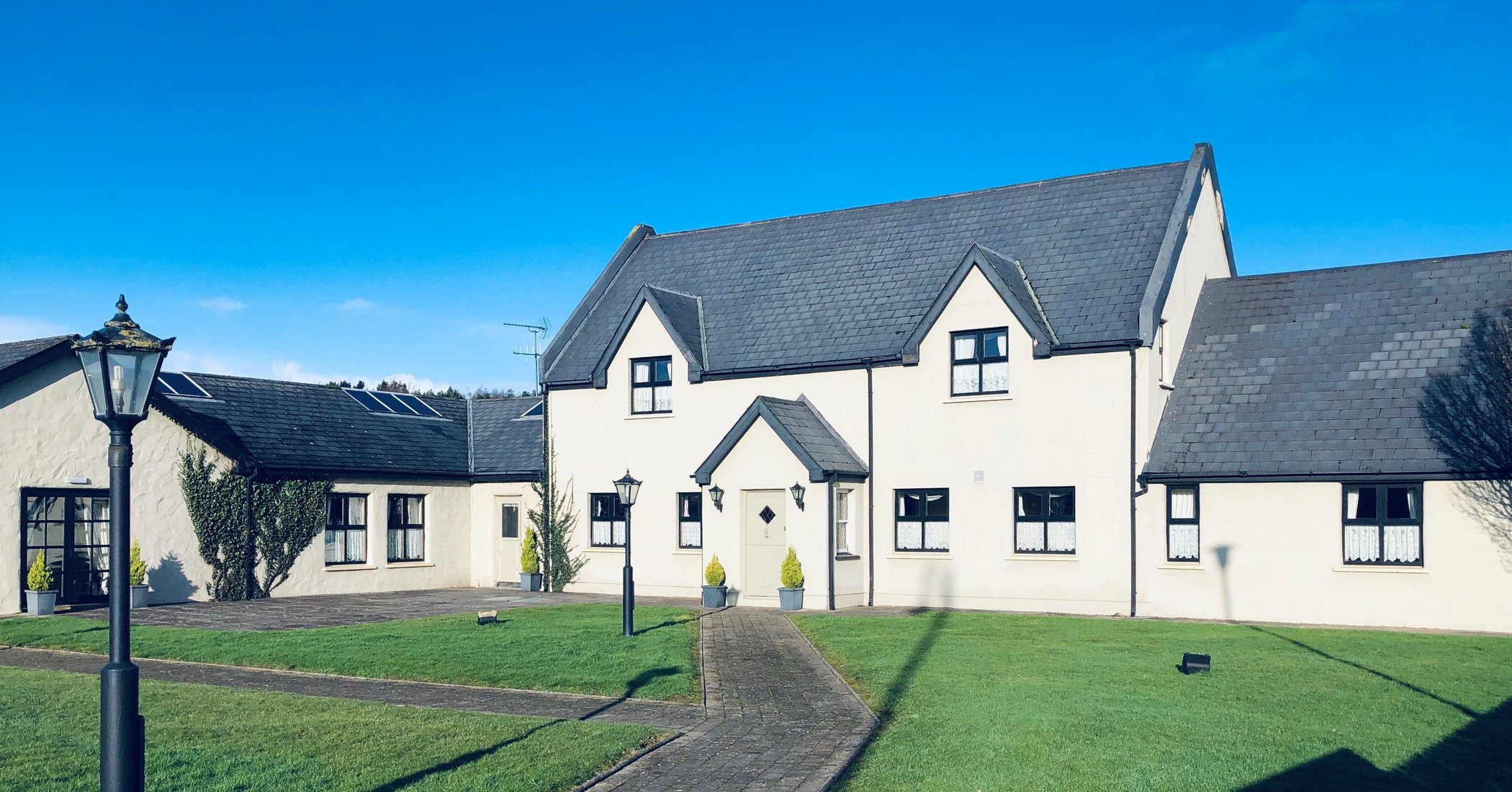 The Courtyard B&B book direct for best prices image