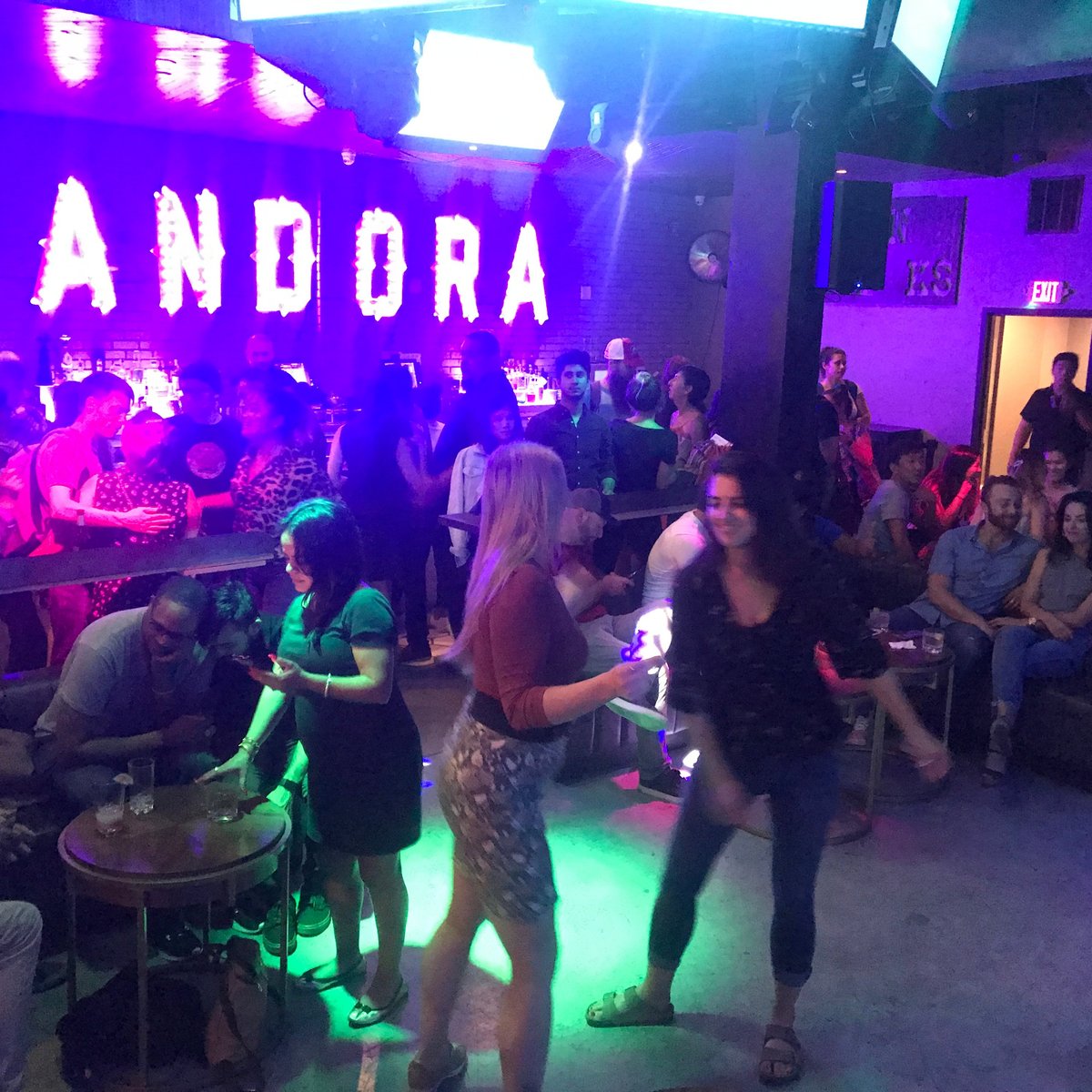 pandora-karaoke-bar-san-francisco-2022-qu-saber-antes-de-ir-lo