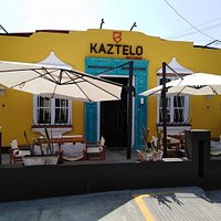 Great location, walking distance from hotels in Playa Chorillos. Great fresh Peruvian food with large portions. Can’t wait to visit again!