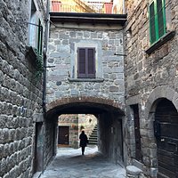 La Porta del CASSERO , una delle quattro Porte del Centro Storico !