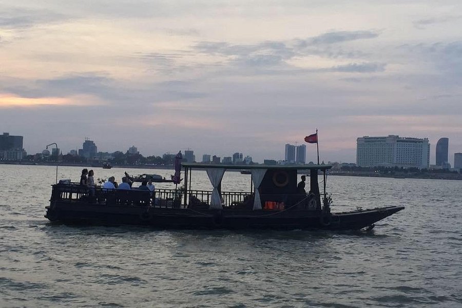 Mekong River Cruise Tours image