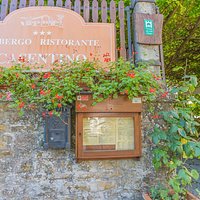 Albergo ristorante Casentino di fronte al Castello dei Conti Guidi
