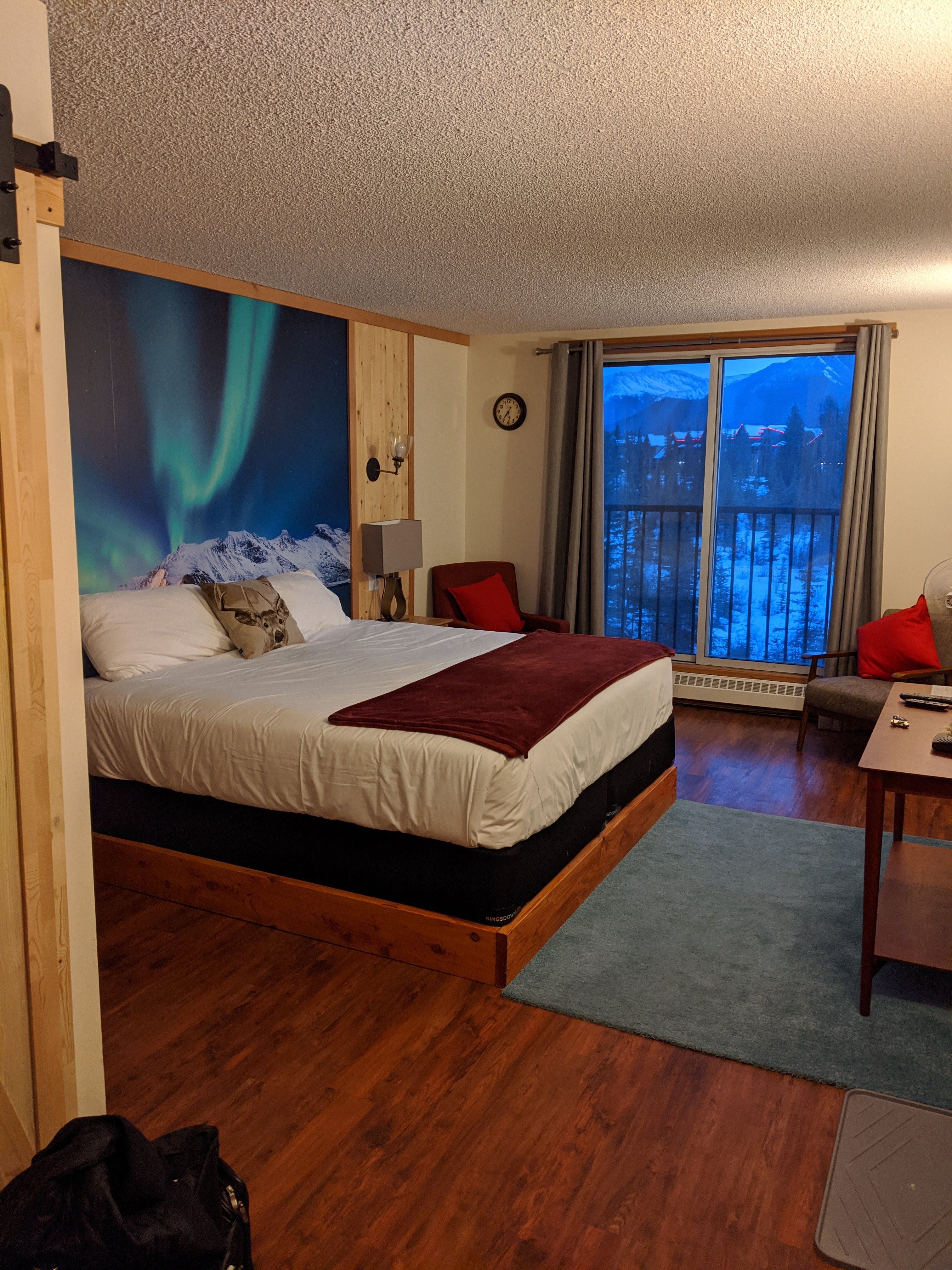 THE DRAKE INN (AU$107): 2022 Prices & Reviews (Canmore, Canada ...