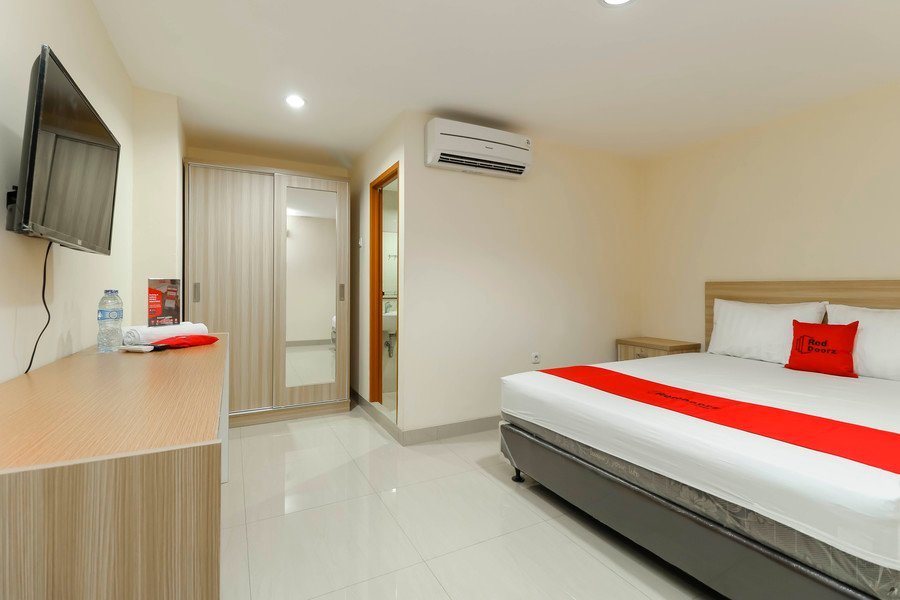 REDDOORZ PLUS NEAR HARMONI GAJAH MADA (Jakarta, Indonesia) - Ulasan ...