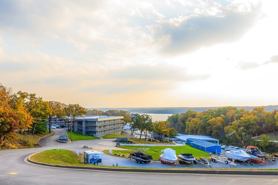 THE LODGE AT PORT ARROWHEAD (Lake Ozark, Lake of the Ozarks, MO
