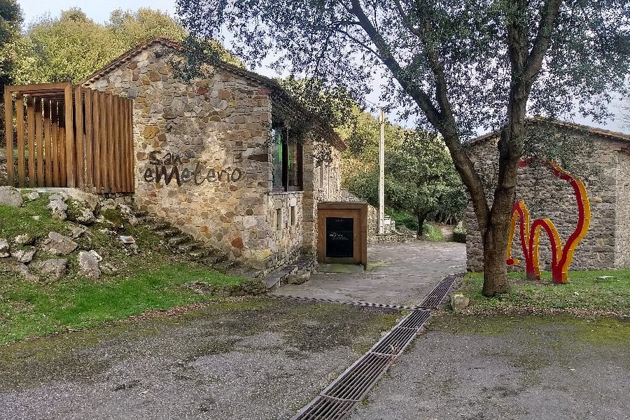 Centro de Interpretacion de San Ementerio y la Cueva del Pindal image