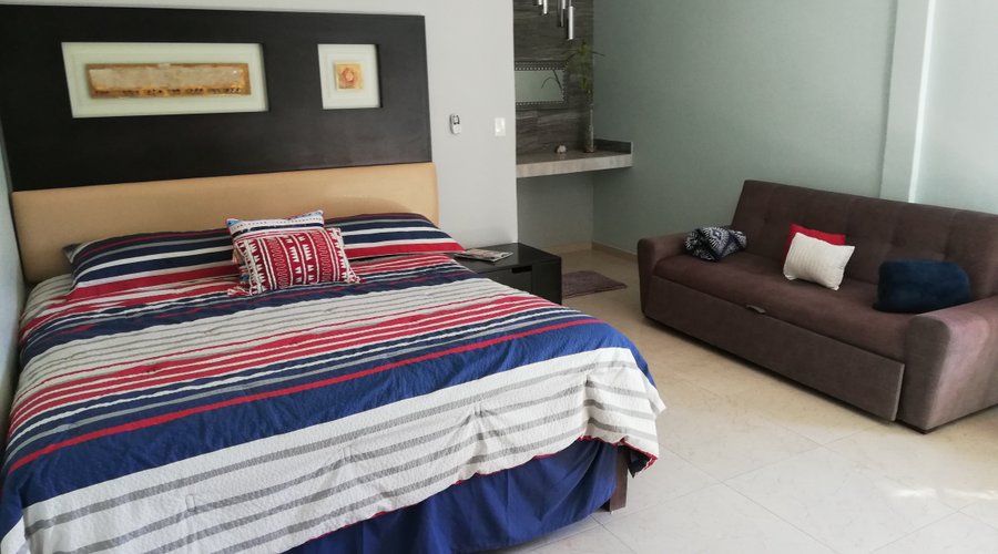 Habitacion doble cama matrimonial con sofa individual