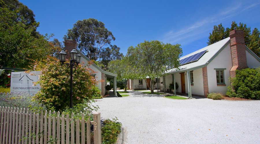 Tanunda Cottages car park and entrance