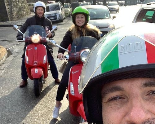 Florence: 24-Hour Noleggio Vespa, Scooter & Moped