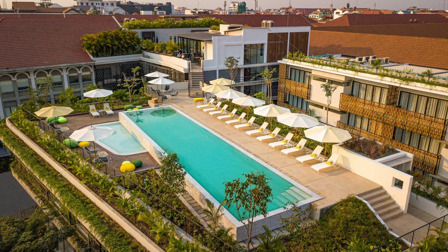 Second rooftop pool