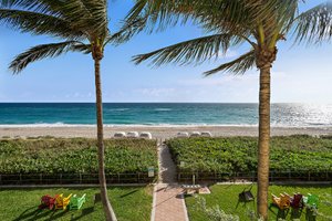 Pool & Beach