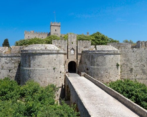 Rhodes Private Walking Tour, Grand Master Palace & Old Town Stroll