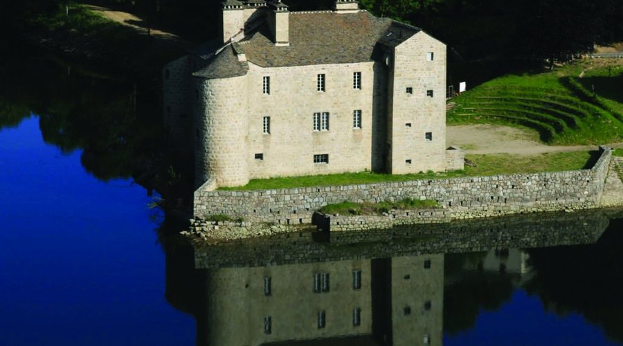 Le château au bord de l'eau