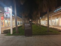 Dooney & Bourke at Ellenton Premium Outlets® - A Shopping Center in  Ellenton, FL - A Simon Property