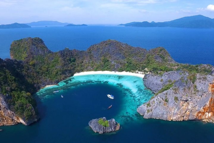 2024 Mergui Archipelago Tour: Breath Taking Horseshoe Island Cocks Comb ...