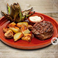 LA GRAELLA - Filet a la brasa amb patates al forn, carxofa i salsa a escollir.