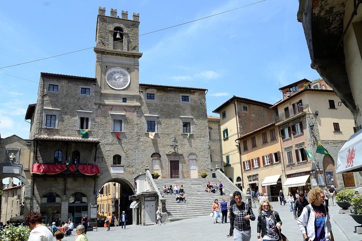 LE MIGLIORI 10 cose da vedere e fare a Cortona 2024