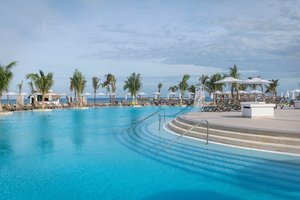 Piscine et plage