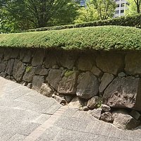 江戸城外堀跡石垣の一部