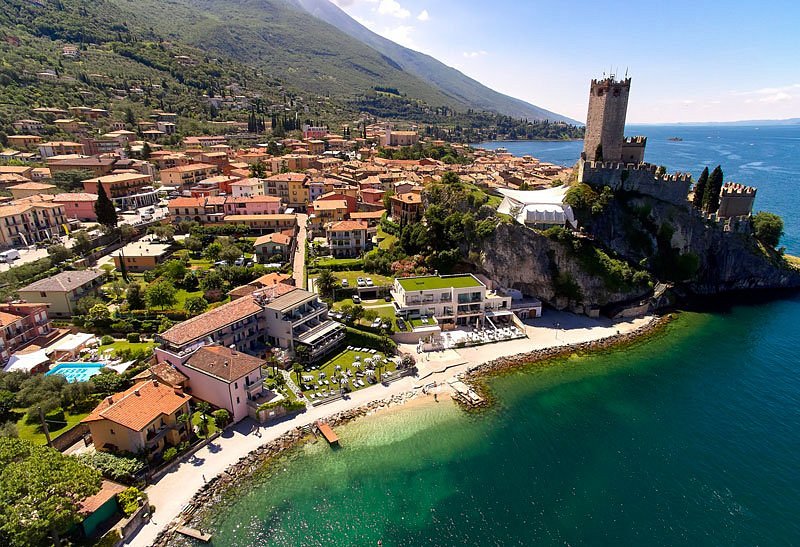 Castello - Lake Front Hotel &amp; Living Suite, hotel a Malcesine