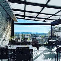 Terraza acondicionada todo el año.Con las mejores vistas al campo.