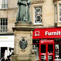 Queen Victoria Statue