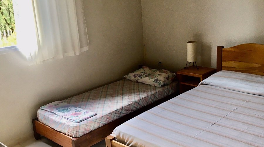 Charmosas casinhas, em estilo “loft”,  a 120m das praias limpas e preservadas de Jaguaruna, SC, com TV, cozinha completa , roupas de cama e banho, pátio nos fundos, estacionamento privativo, varanda com rede e vista para o mar! Aberta o ano inteiro!  Praias amplas, virgens, próprias para o banho, mar azul, areias brancas, natureza pura!  Você merece!