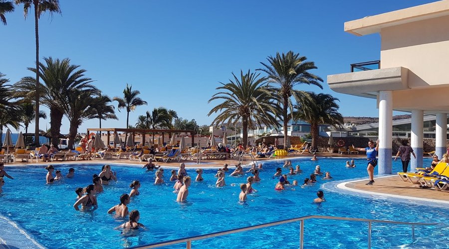 Aqua fitness in the main pool at Orquídea.