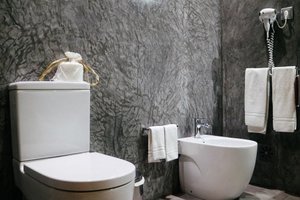 Room & Suite