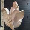 Marilyn v