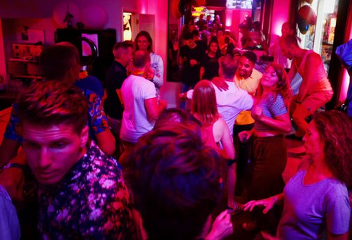 Amsterdam Gay Bars 2023 - GayCities Amsterdam