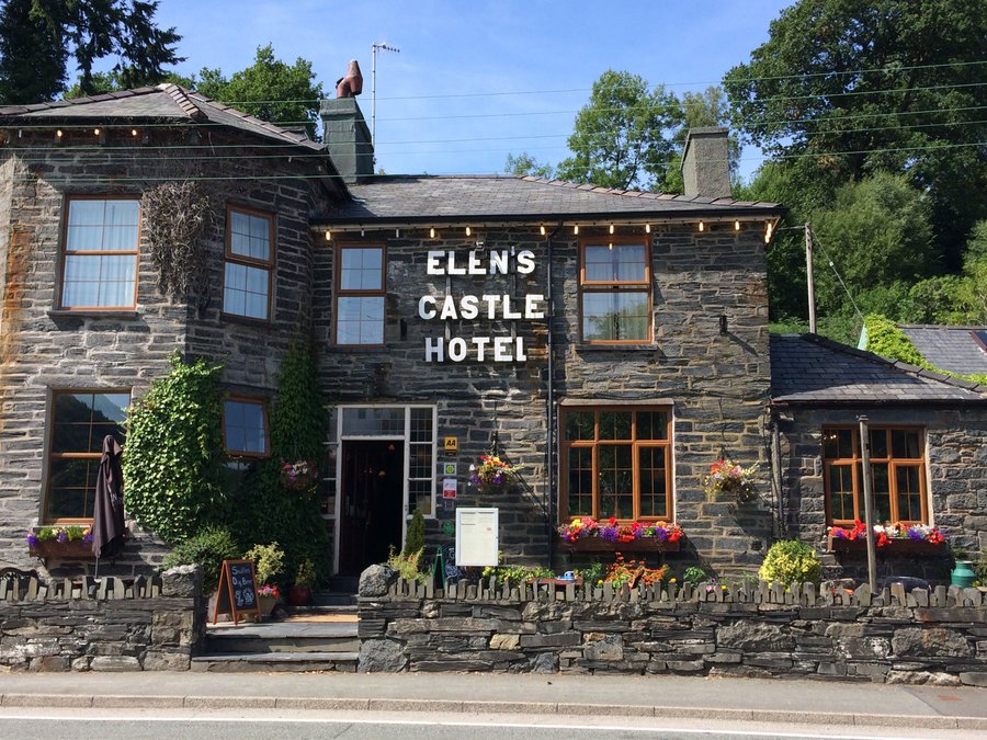 elen's castle hotel