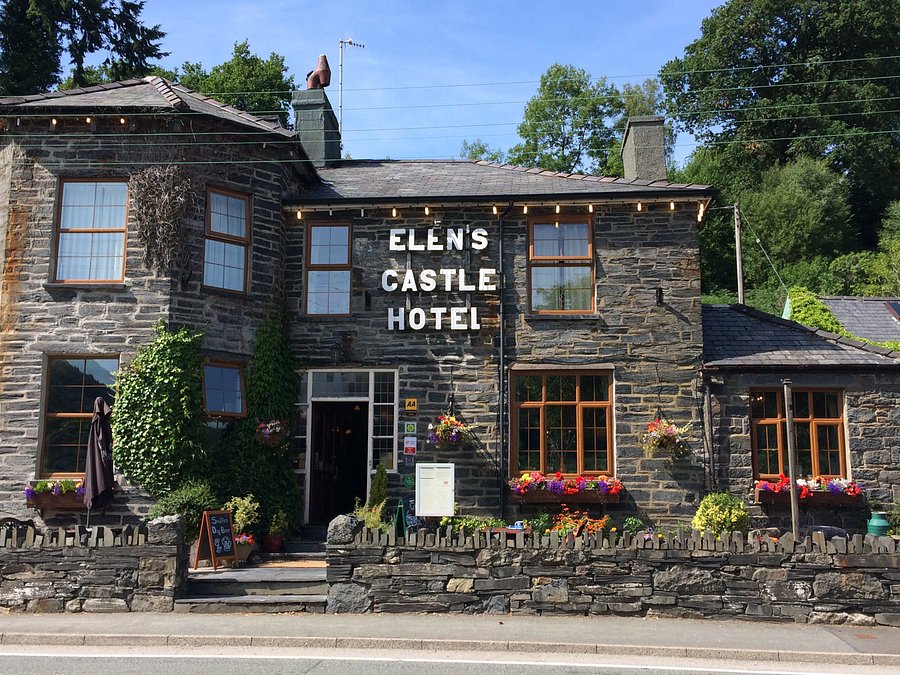 ELEN S CASTLE HOTEL AND RESTAURANT Prices Inn Reviews  Dolwyddelan