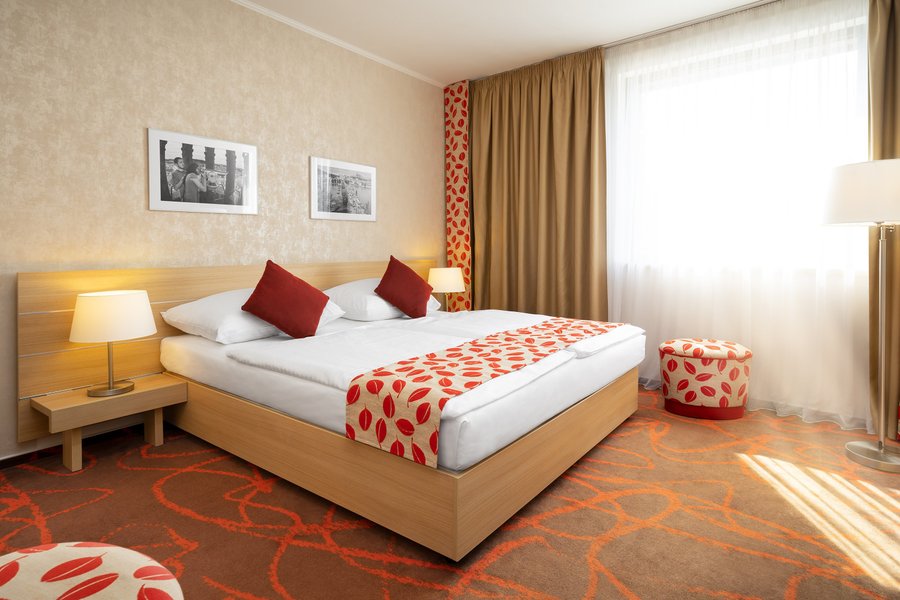 iris hotel eden prague reviews