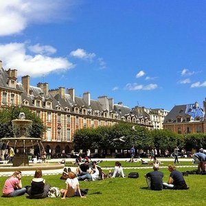 Place Des Vosges Reviews