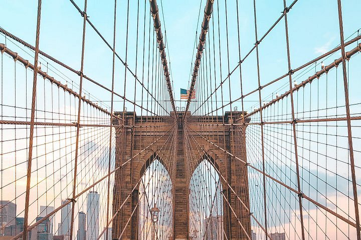 2024 Secrets of the Brooklyn Bridge Walking Tour