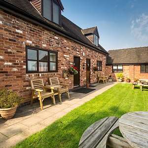 Lower Micklin Farm Holiday Cottages - Plenty of space to enjoy the outdoors.