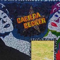 Uma das faces do monumento em mosaico na Praça Cacilda Becker