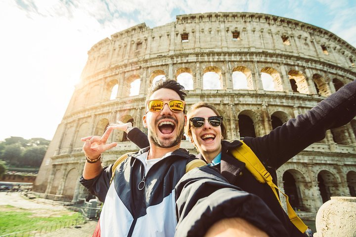 Excursão para grupos pequenos do Coliseu com entrada pela Arena:  experiência oferecida por Colosseum and Vatican Tours by Italy Wonders