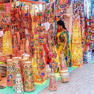 Janpath Shopping Market: Discover the Ultimate Bargain Paradise Janpath Shopping Market: Discover the Ultimate Bargain Paradise